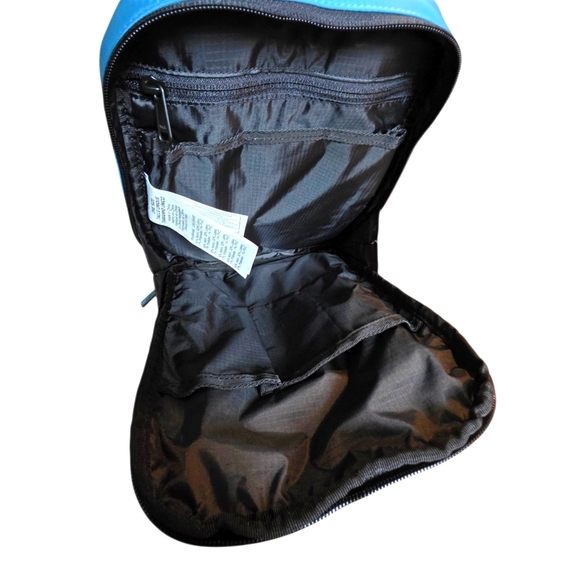 Oakley Utility One Shoulder Bag 921432 Mens Foggy Blue NWT - Picture 8 of 14